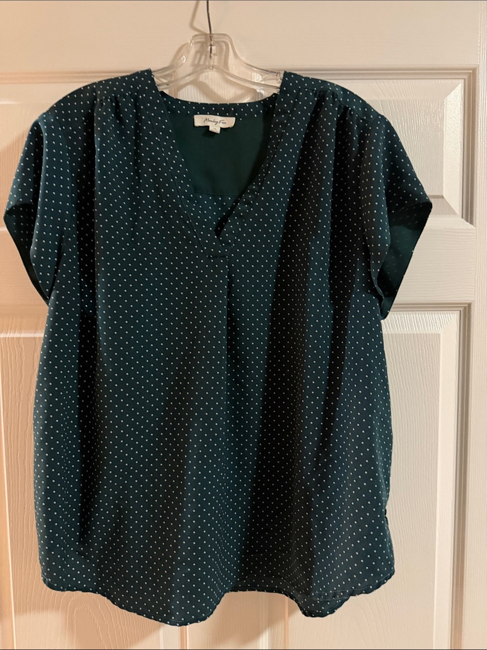 Monday Fun Green Polka Dot V-Neck Short Sleeve Blouse in 1X